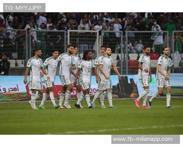 本塞拜尼荣膺阿尔及利亚年度最佳球员称号引发广泛关注 本塞拜尼荣膺阿尔及利亚年度最佳球员称号引发广泛关注